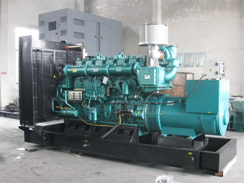 长海200KW 柴油发电机的油耗是多少？